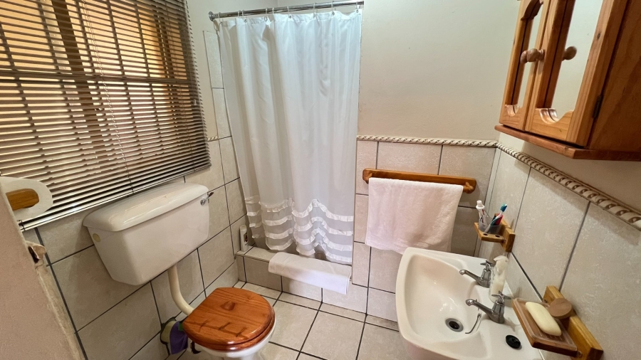 4 Bedroom Property for Sale in Langenhovenpark Free State